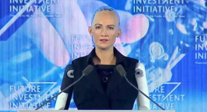 Vừa tuyên bố muốn hủy diệt loài người, robot Sophia giờ lại muốn có con2