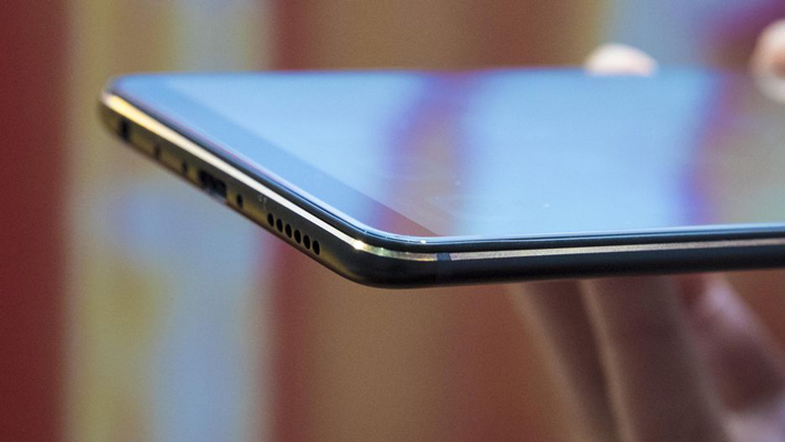 Cận cảnh chiếc smartphone đầu tiên sở hữu cảm biến vân tay dưới màn hình 7